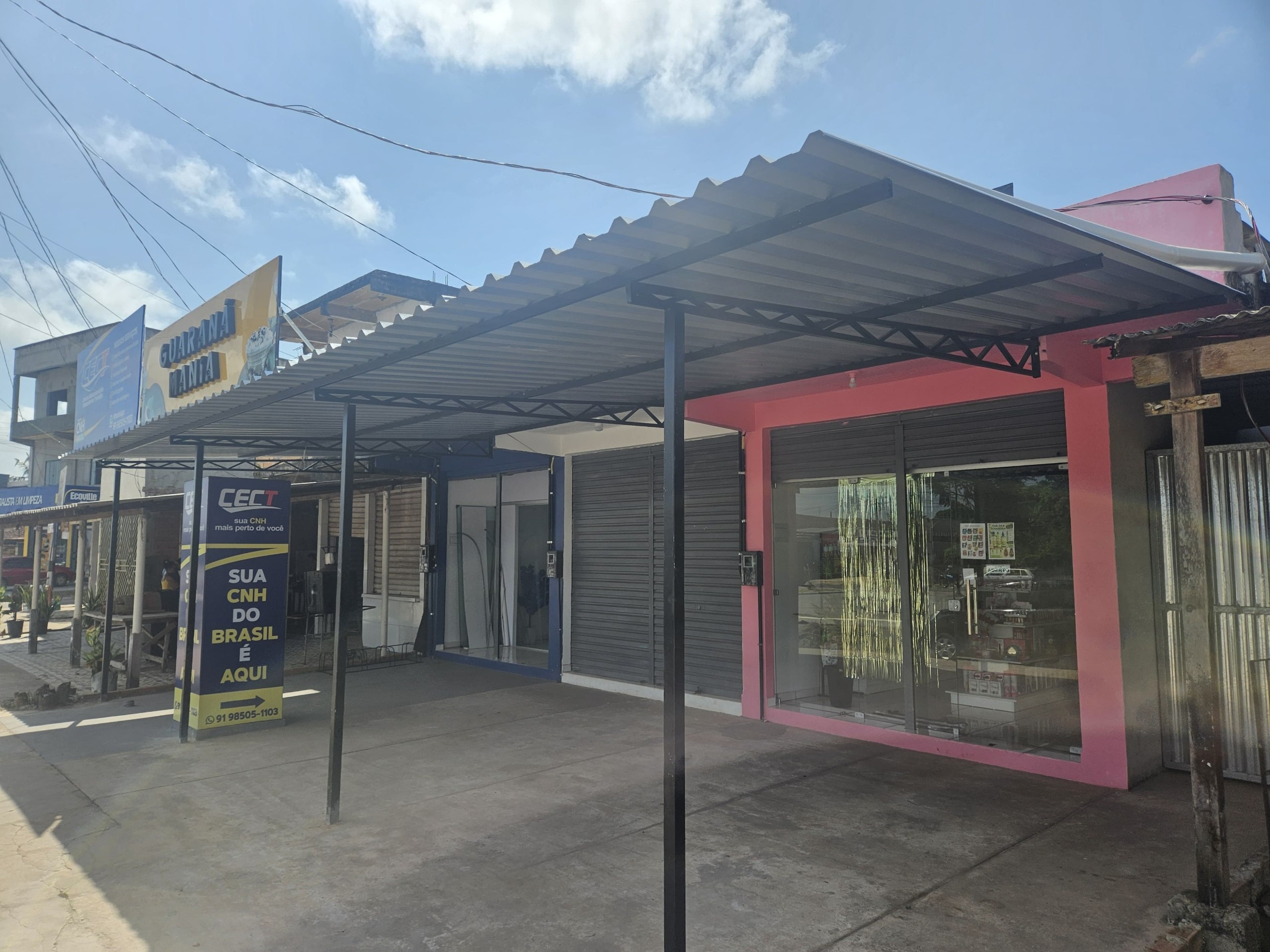 Cobertura metálica comercial